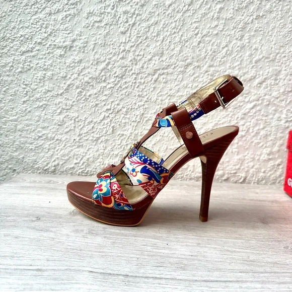 Guess Brown and Multicolor Floral Heels - Picture 15 of 16